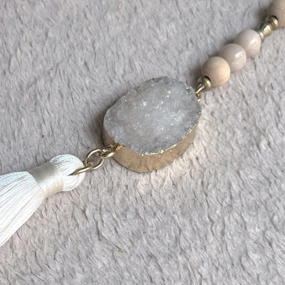 Agate Tassel Beaded Necklace Gold-Tone-Cream-Tan-White 22” Adjustable Chain NEW - Picture 6 of 9